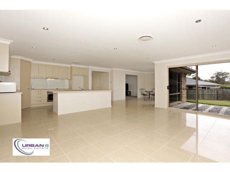 42 Rise Place, Moggill QLD 4070